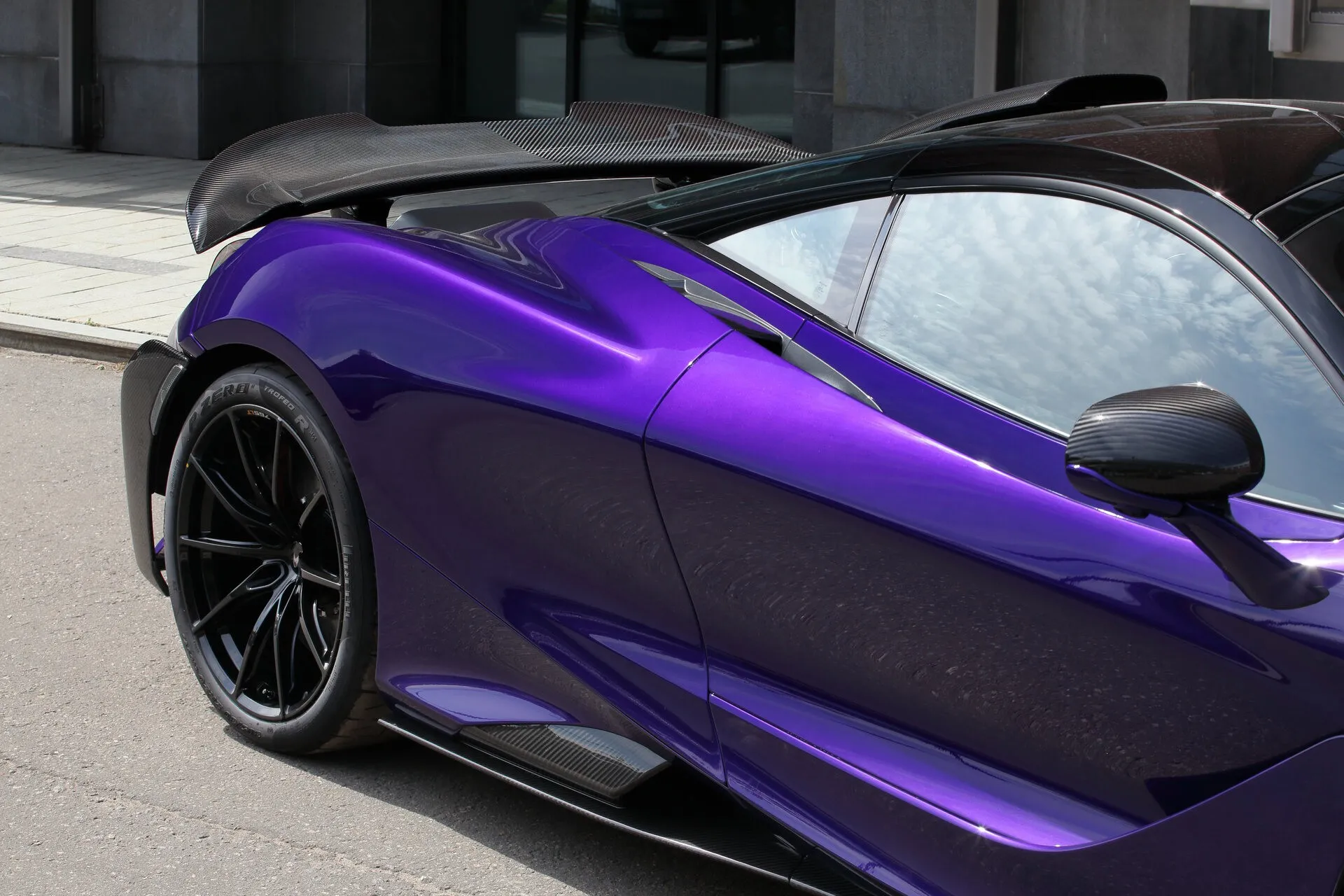 Check our price and buy Topcar Design body kit for McLaren 765 LT Coupe Carbon Edition!