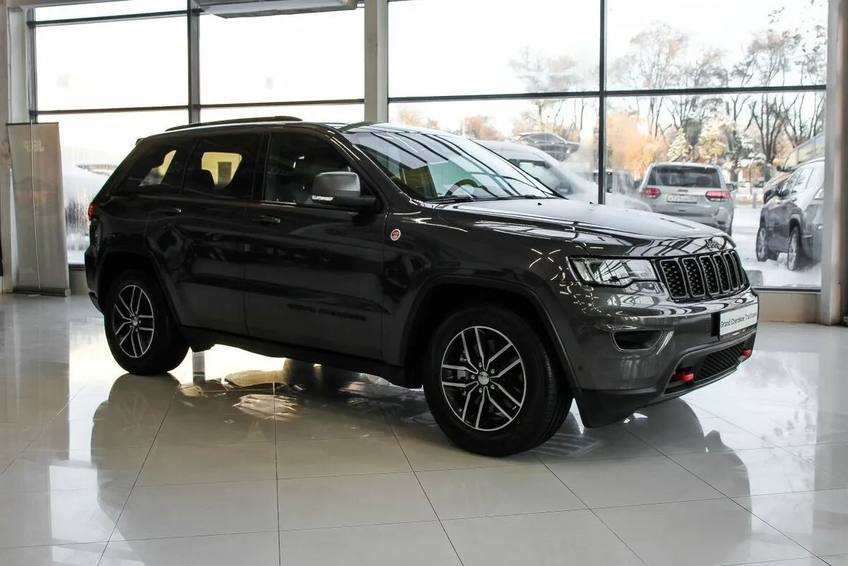 Check price and buy New Jeep Grand Cherokee (WK2) Restyling For Sale