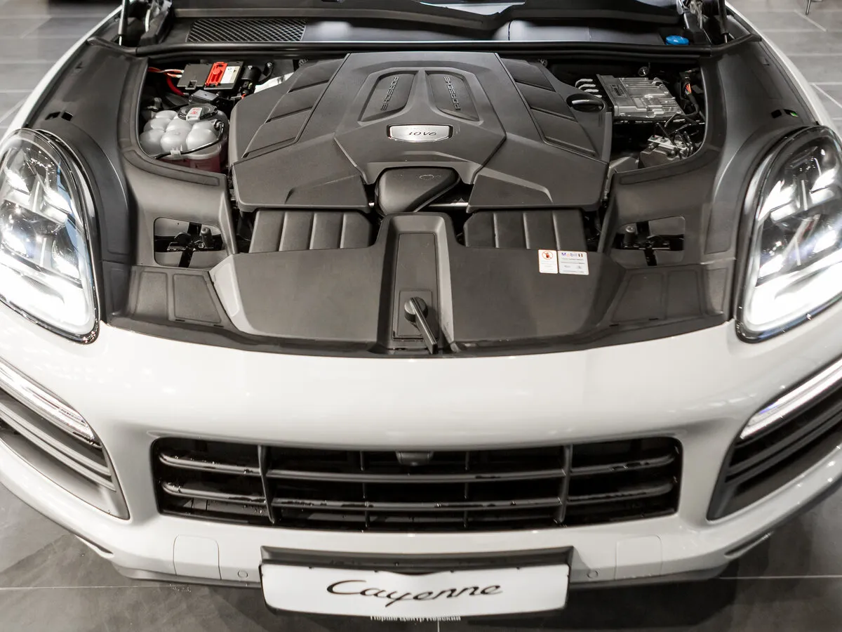 Check price and buy New Porsche Cayenne Coupé For Sale