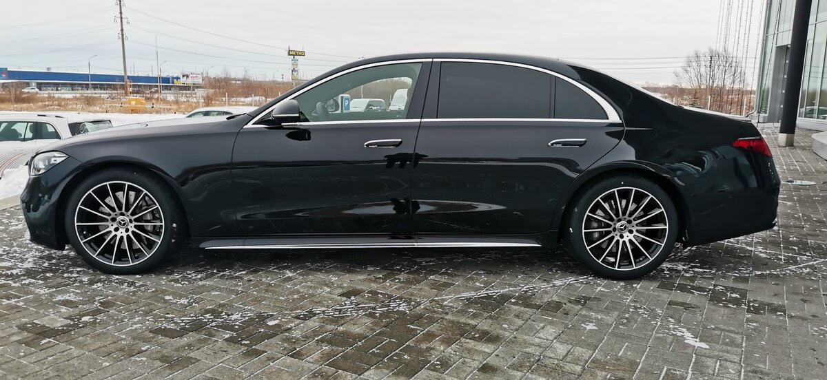 Check price and buy New Mercedes-Benz S-Class 580 Long 4MATIC (W223) For Sale