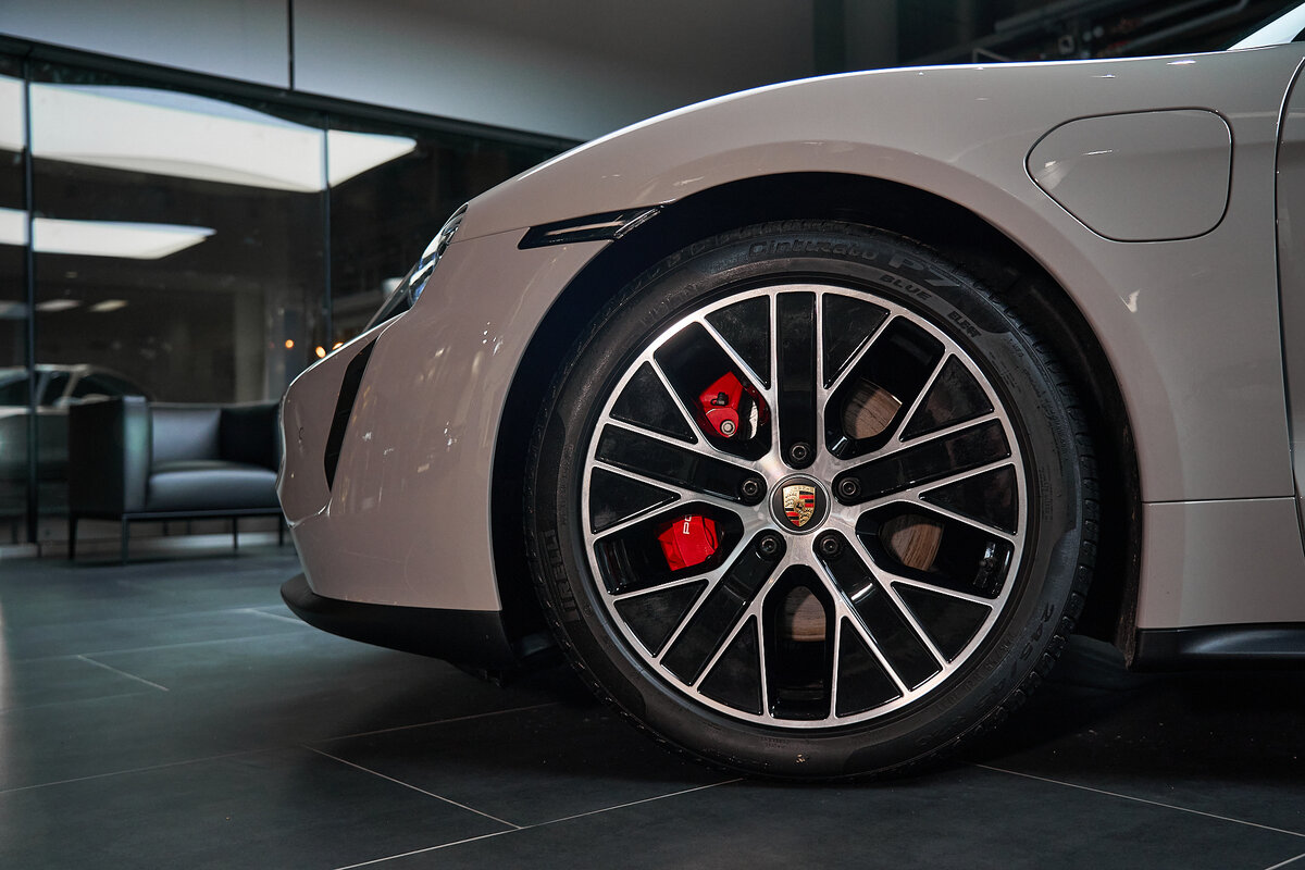 Check price and buy New Porsche Taycan 4S For Sale