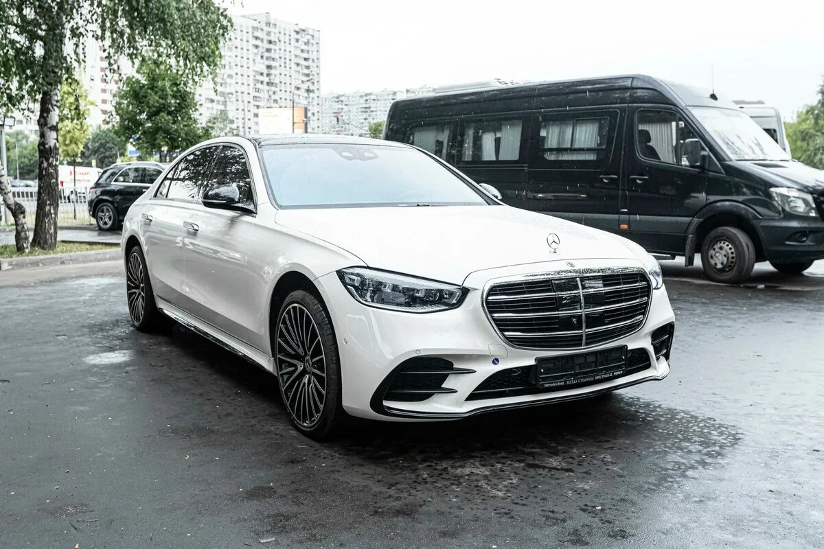 Check price and buy New Mercedes-Benz S-Class 350 d Long 4MATIC (W223) For Sale