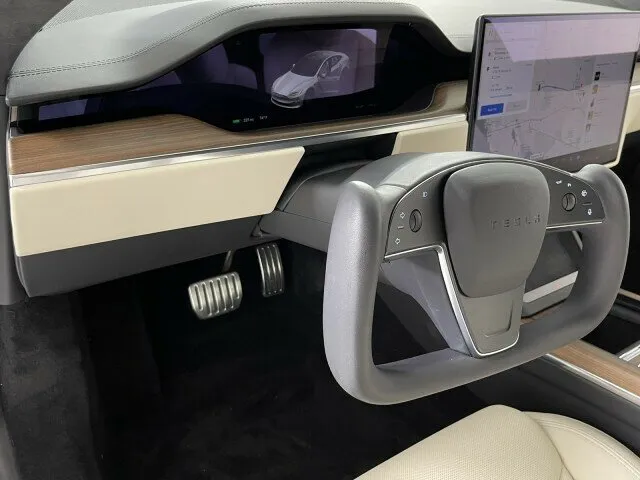 Check price and buy New Tesla Model S Plaid Restyling 2 For Sale