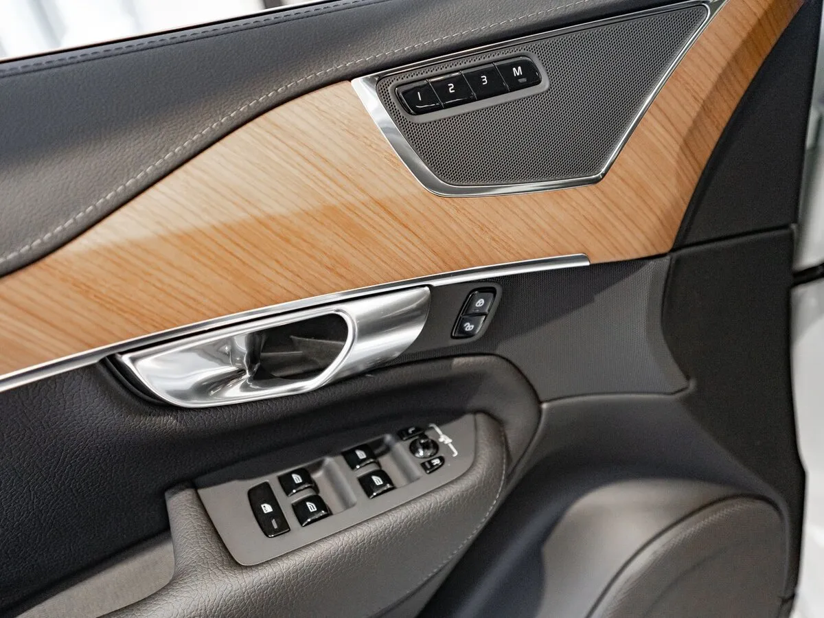 Check price and buy New Volvo XC90 Restyling For Sale