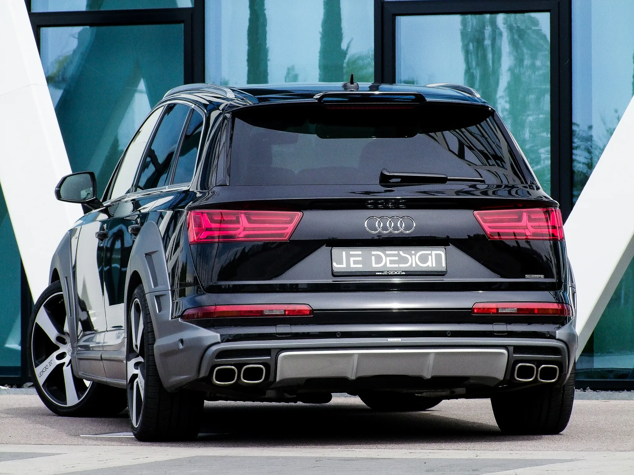 Check our price and buy JE Design body kit for Audi Q7 4M S-Line