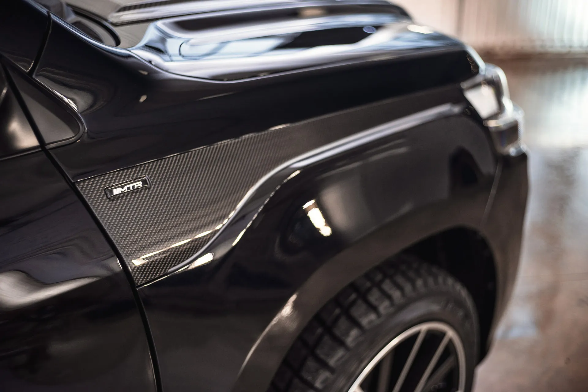 Front fenders with carbon insert and LED backlight MTR Design for Toyota Land Cruiser 200