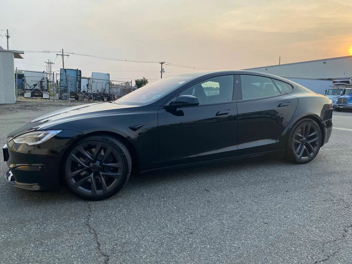 Check price and buy New Tesla Model S Plaid Restyling 2 For Sale