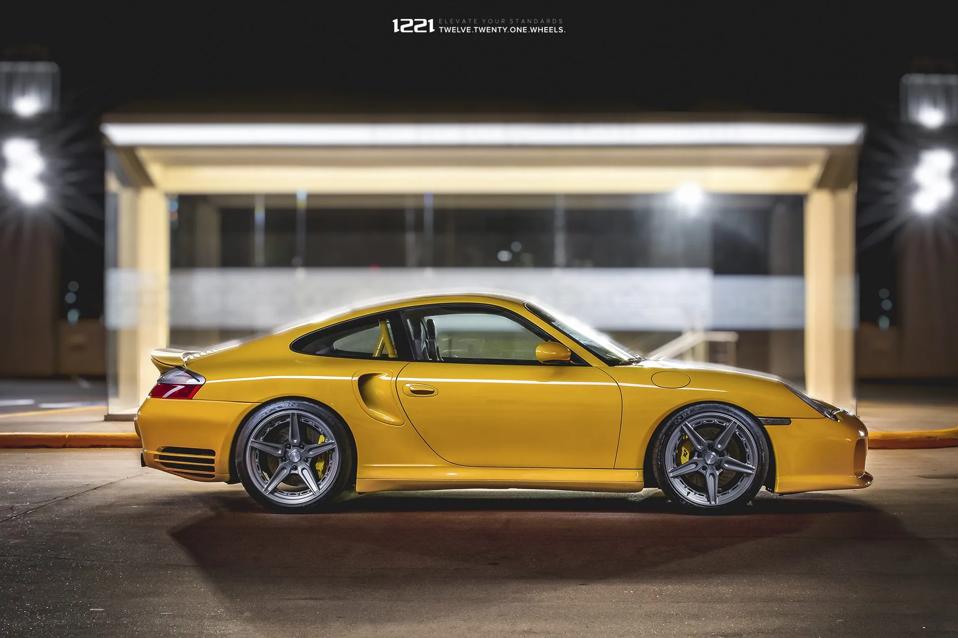 1221 Wheels 0551 on Porsche 911 — wheel close-up