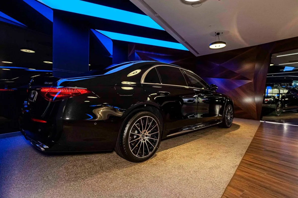 Check price and buy New Mercedes-Benz S-Class 350 d Long 4MATIC (W223) For Sale