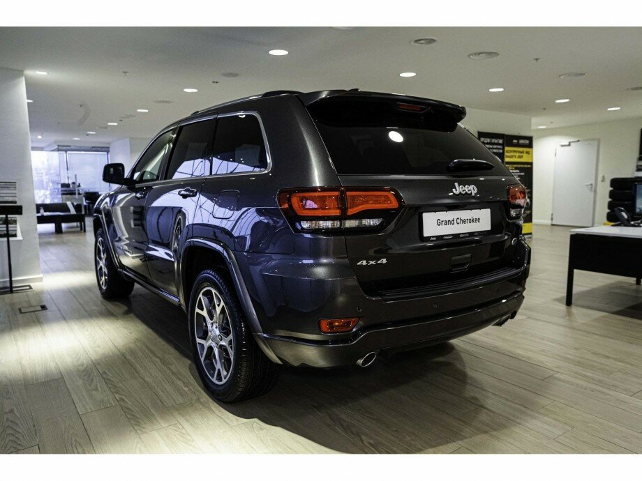 Check price and buy New Jeep Grand Cherokee (WK2) Restyling For Sale