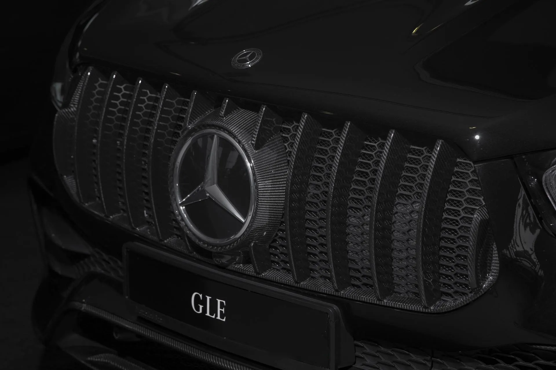 Check price and buy Carbon Fiber Body kit set for Mercedes-Benz  GLE V167
