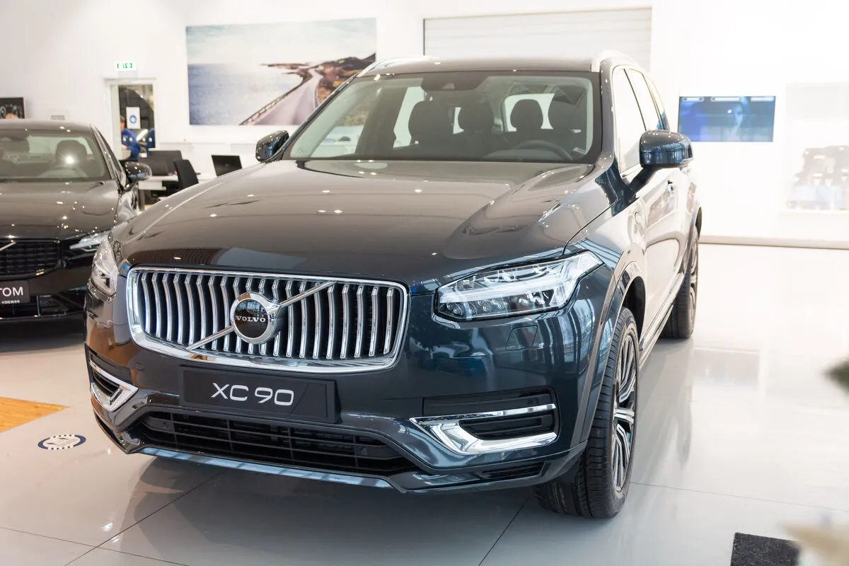 Check price and buy New Volvo XC90 Restyling For Sale