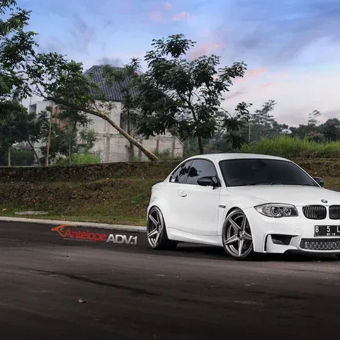 ADV.1 ADV5 M.V2 SL on BMW 1M — 3/4 view