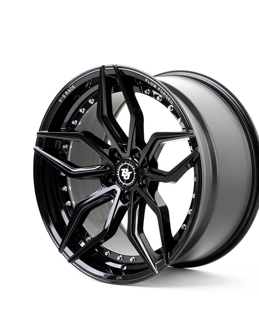 BJ Wheels V5-Race — on-car detail with changeable inlays