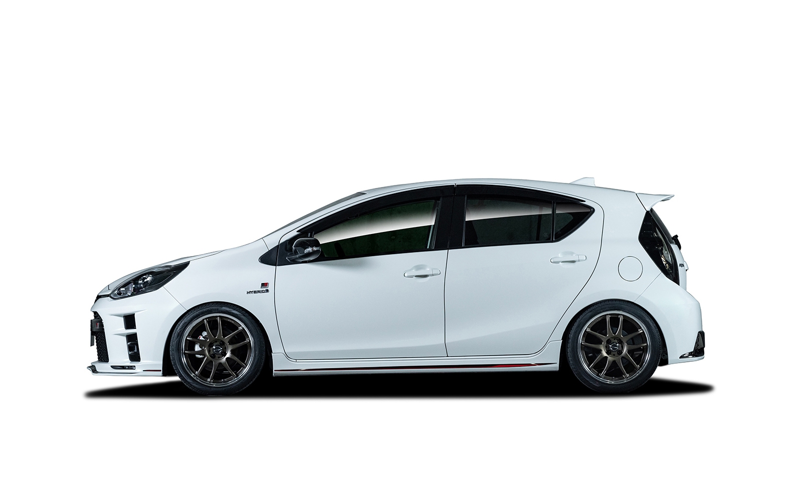 Check our price and buy Rowen body kit for Toyota Aqua GR !