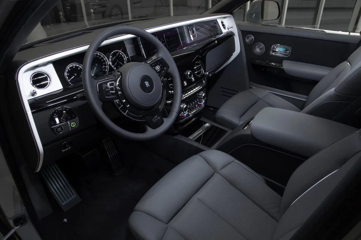 Check price and buy New Rolls-Royce Phantom For Sale