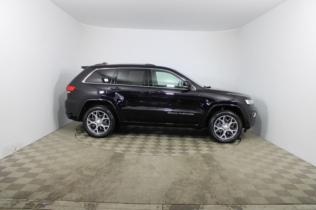 Check price and buy New Jeep Grand Cherokee (WK2) Restyling For Sale