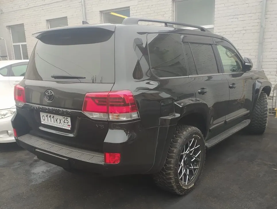 Check our price and buy Shikari body kit for Toyota Land Cruiser 200