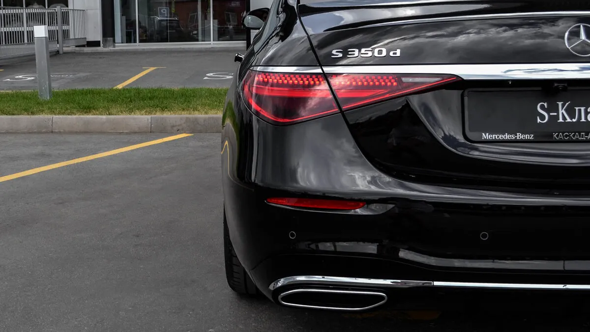 Check price and buy New Mercedes-Benz S-Class 350 d Long 4MATIC (W223) For Sale