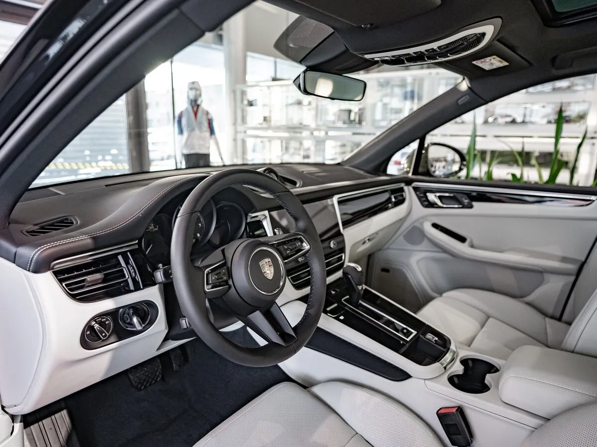 Check price and buy New Porsche Macan Restyling 2 For Sale