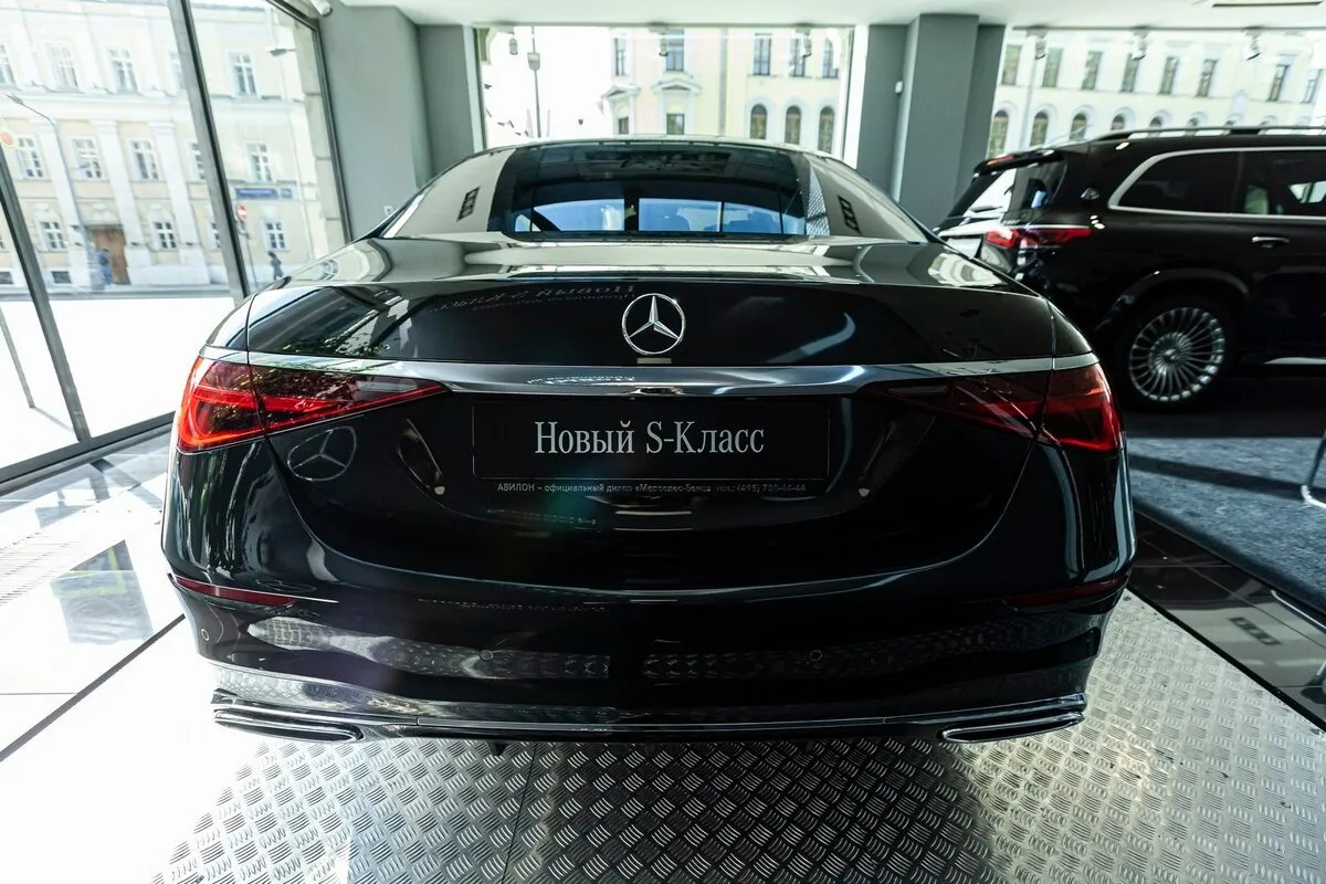 Check price and buy New Mercedes-Benz S-Class 350 d Long 4MATIC (W223) For Sale