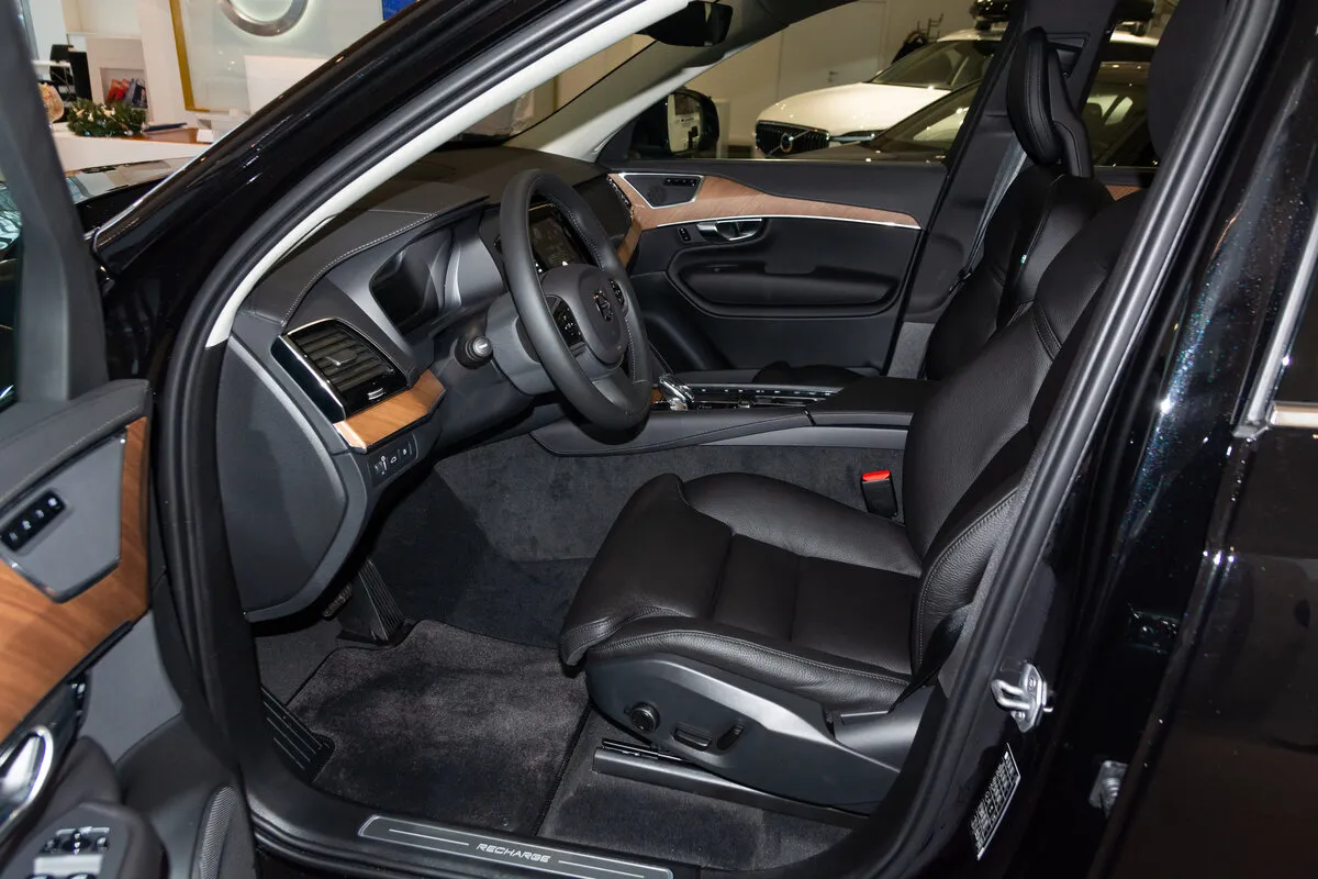 Check price and buy New Volvo XC90 Restyling For Sale