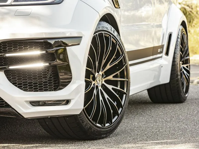Check our price and buy Lumma CLR RS 2018 body kit for Land Rover Range Rover Sport