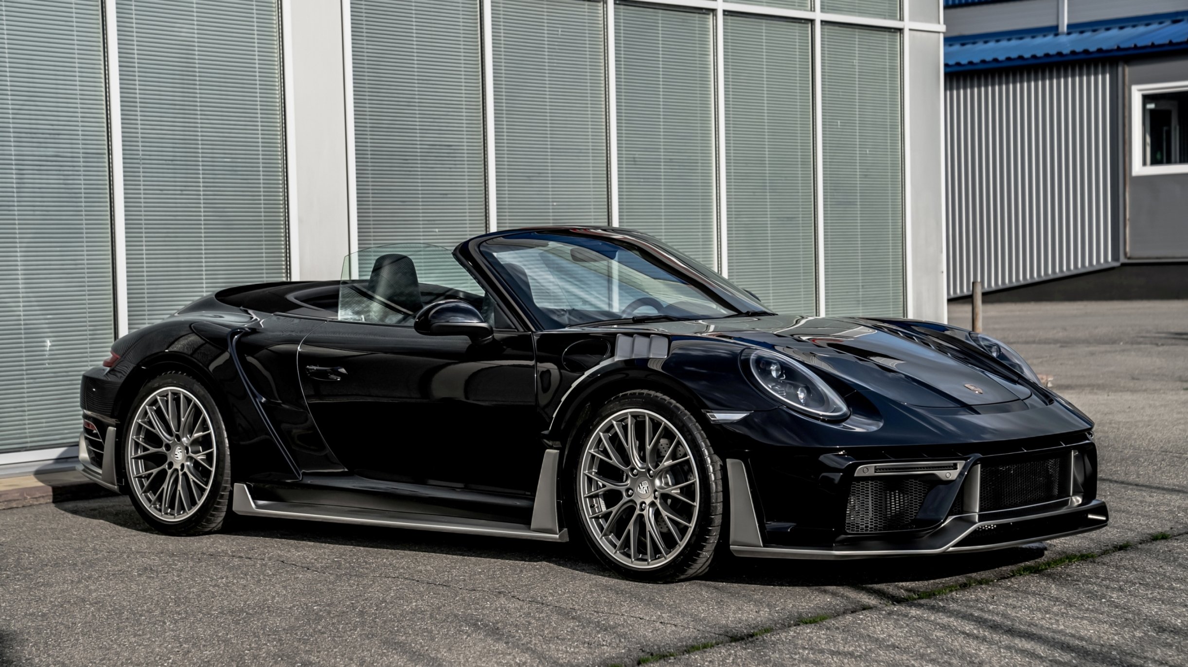 Check our price and buy a SCL Performance body kit for Porsche 911 Carrera Cabrio!