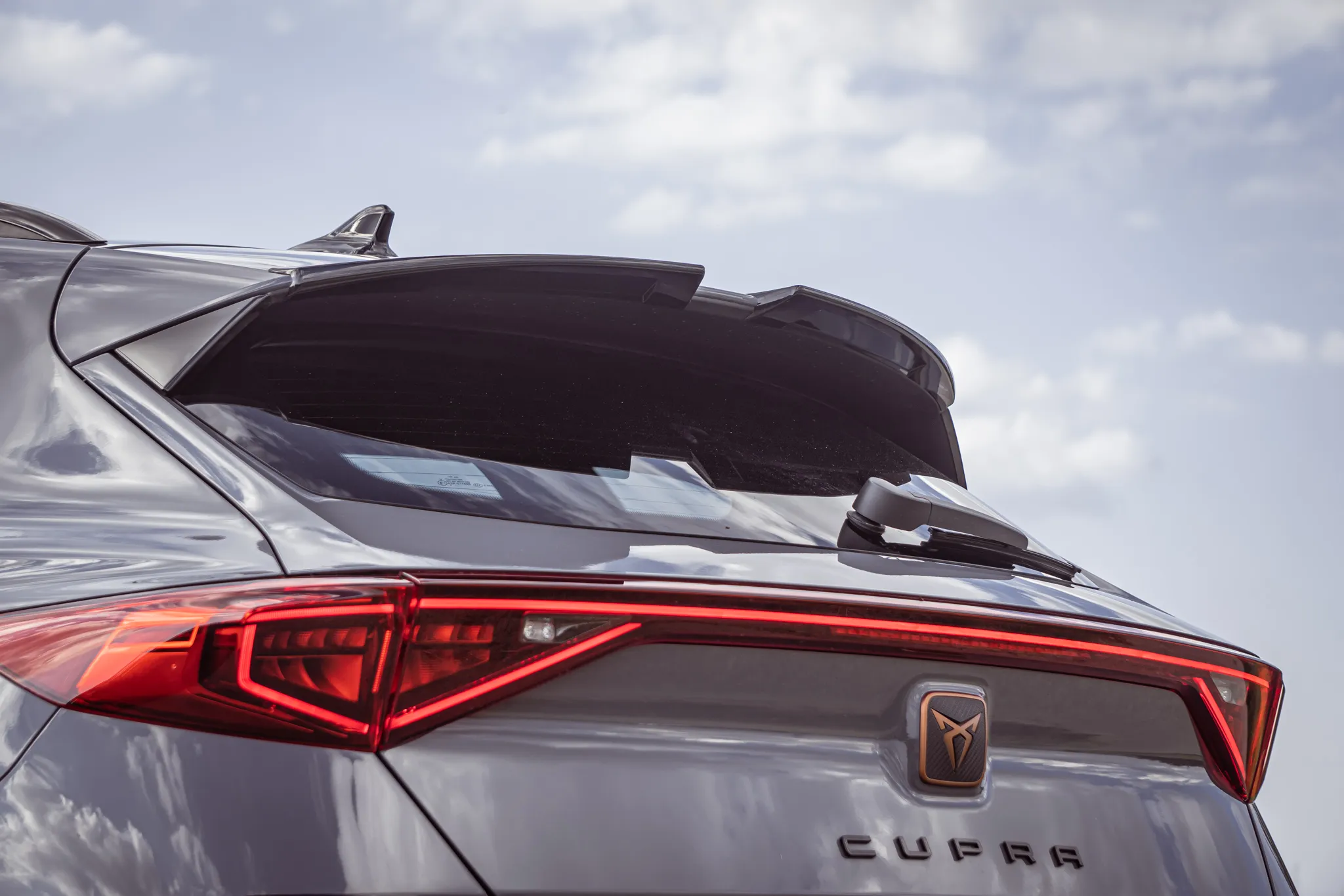 Check our price and buy JE Design body kit for Cupra Formentor VZ!