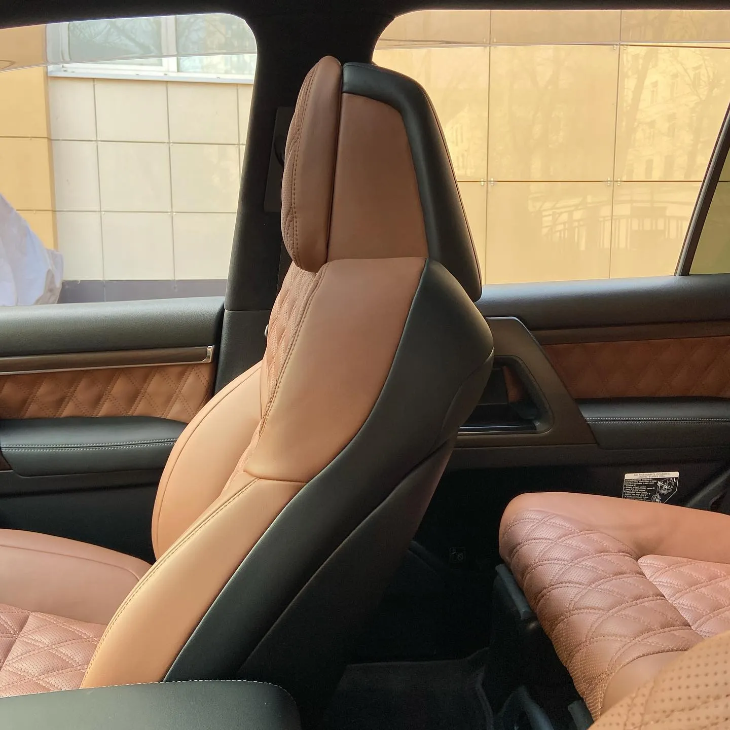 Check price and buy Carat seats set for Toyota Land Cruiser 200 Restyling 2