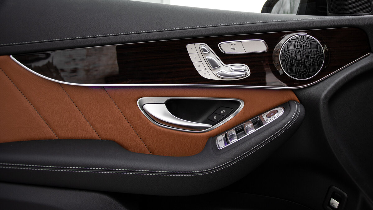 Check price and buy New Mercedes-Benz GLC Coupe 300 (C253) Restyling For Sale