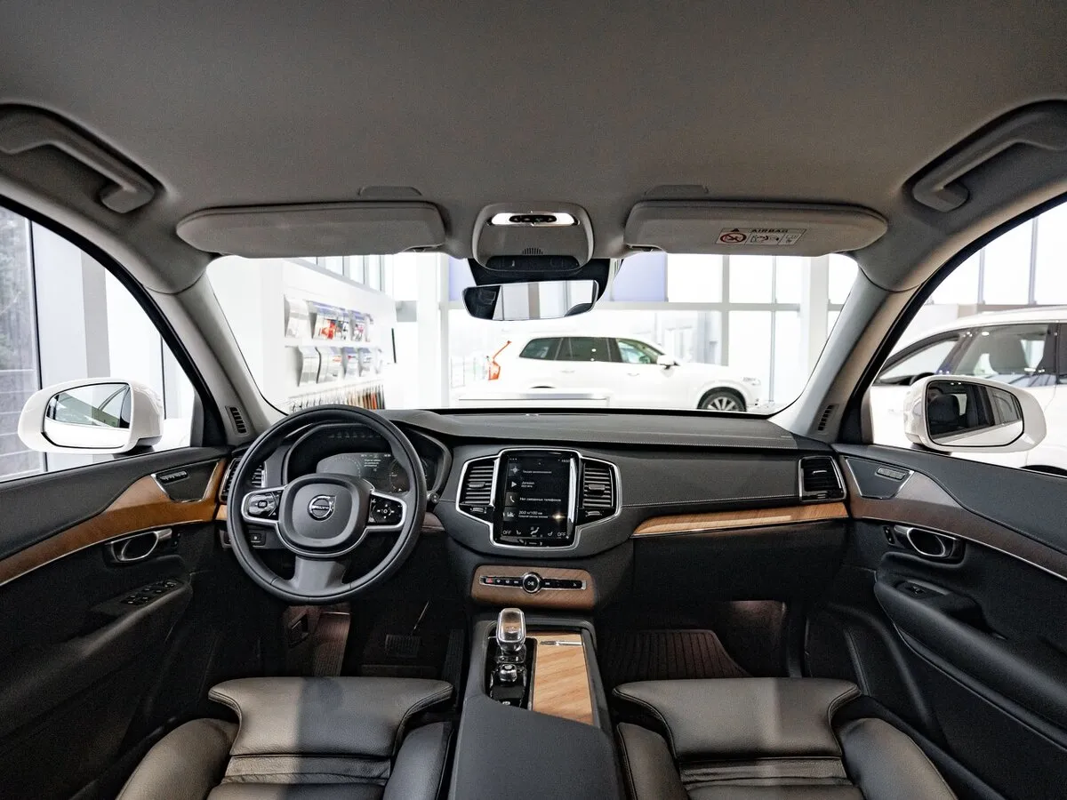 Check price and buy New Volvo XC90 Restyling For Sale