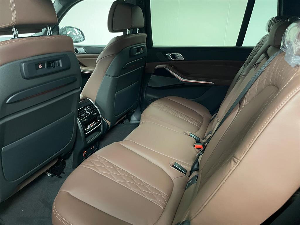 Check price and buy New BMW X7 M50i (G07) For Sale