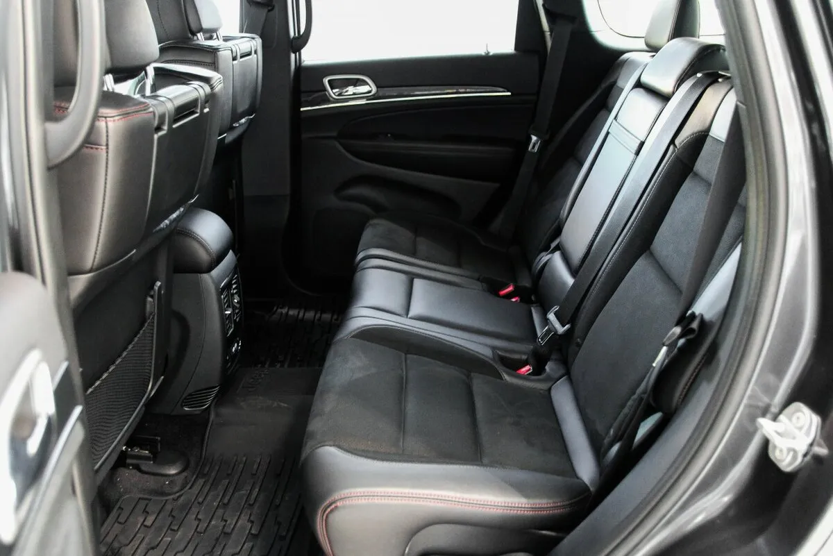 Check price and buy New Jeep Grand Cherokee (WK2) Restyling For Sale