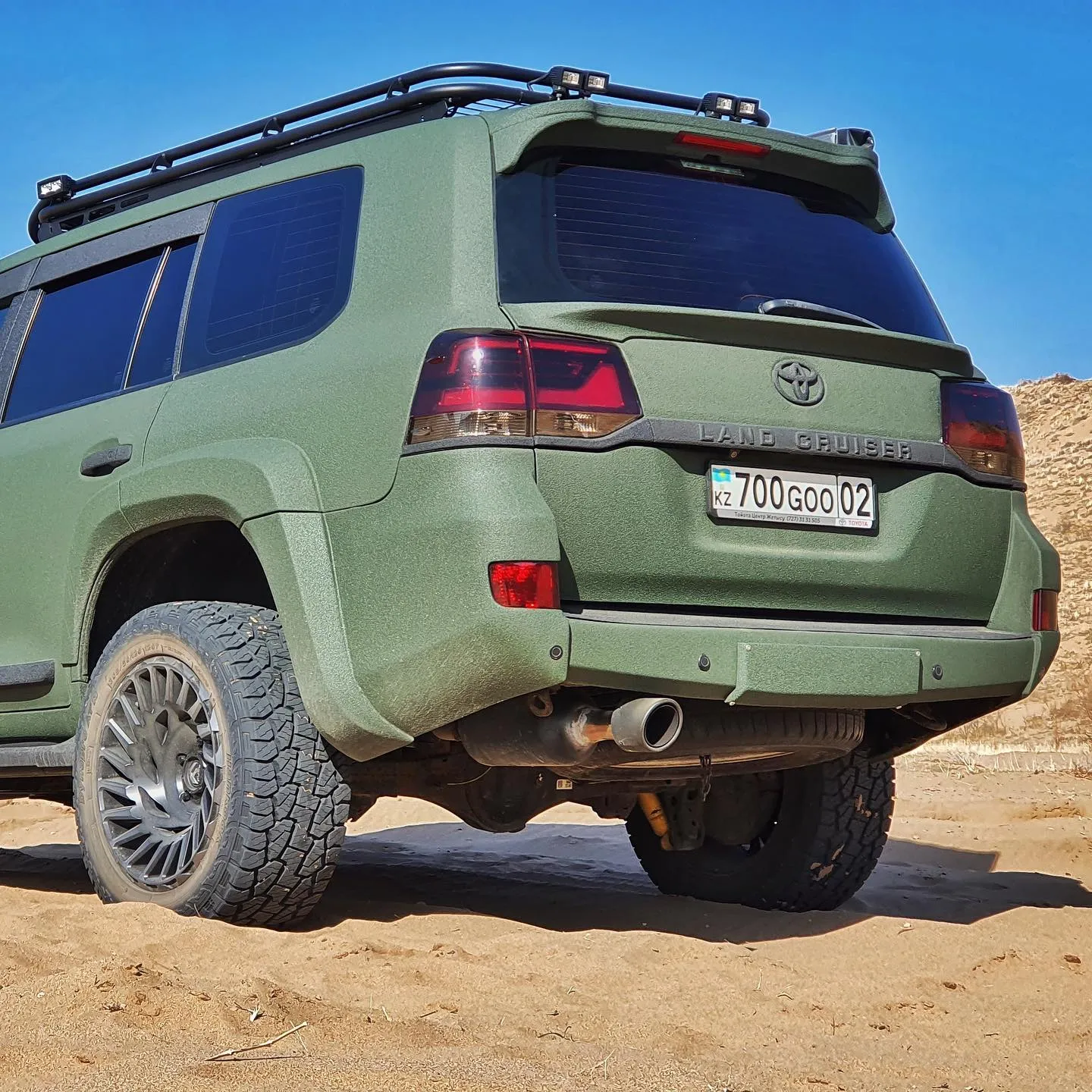 Check our price and buy Shikari body kit for Toyota Land Cruiser 200