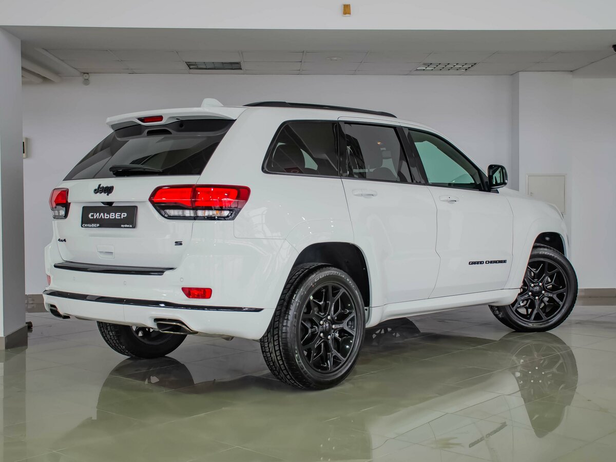 Check price and buy New Jeep Grand Cherokee (WK2) Restyling For Sale