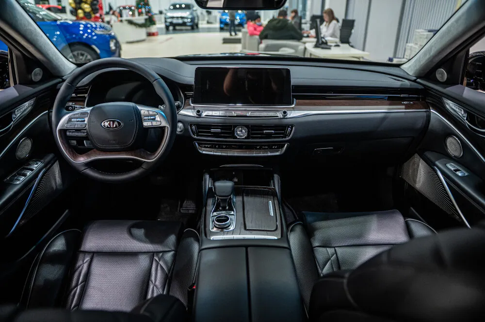 Check price and buy New Kia K900 For Sale