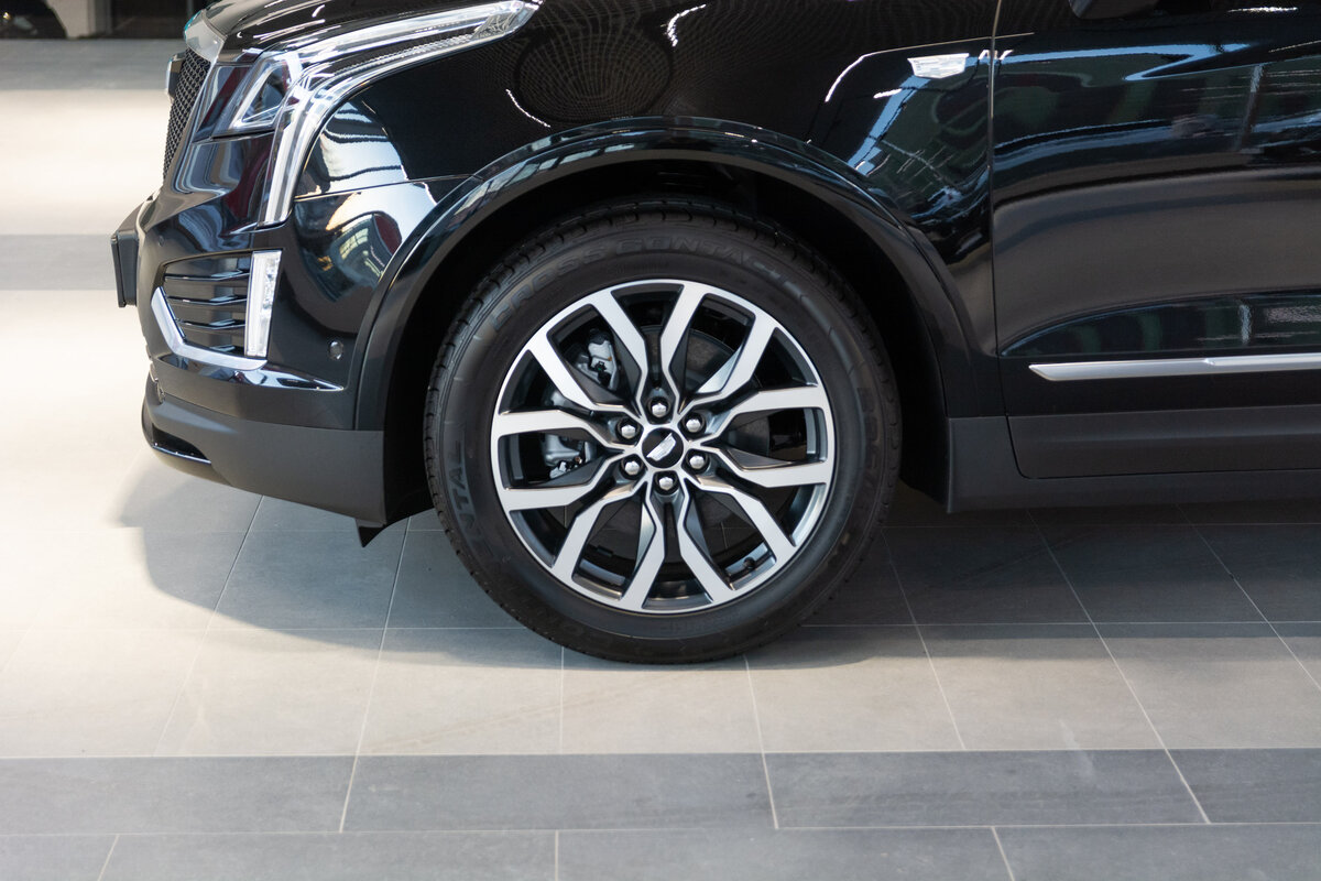 Check price and buy New Cadillac XT5 Restyling For Sale