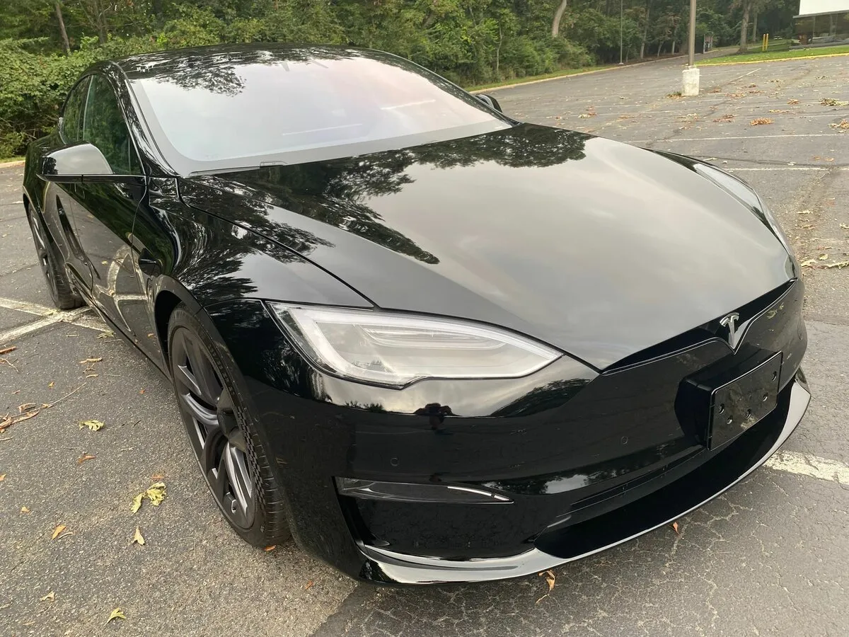 Check price and buy New Tesla Model S Plaid Restyling 2 For Sale