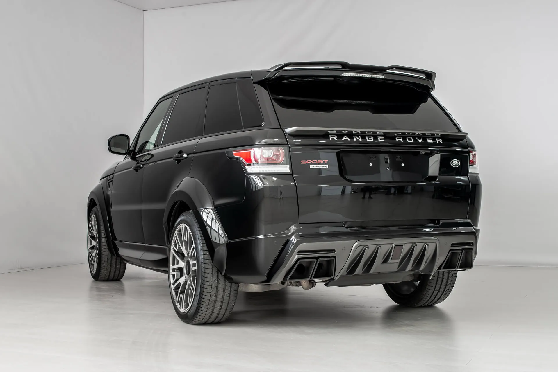 Check our price and buy a SCL Performance body kit for Land Rover Range Rover Sport 