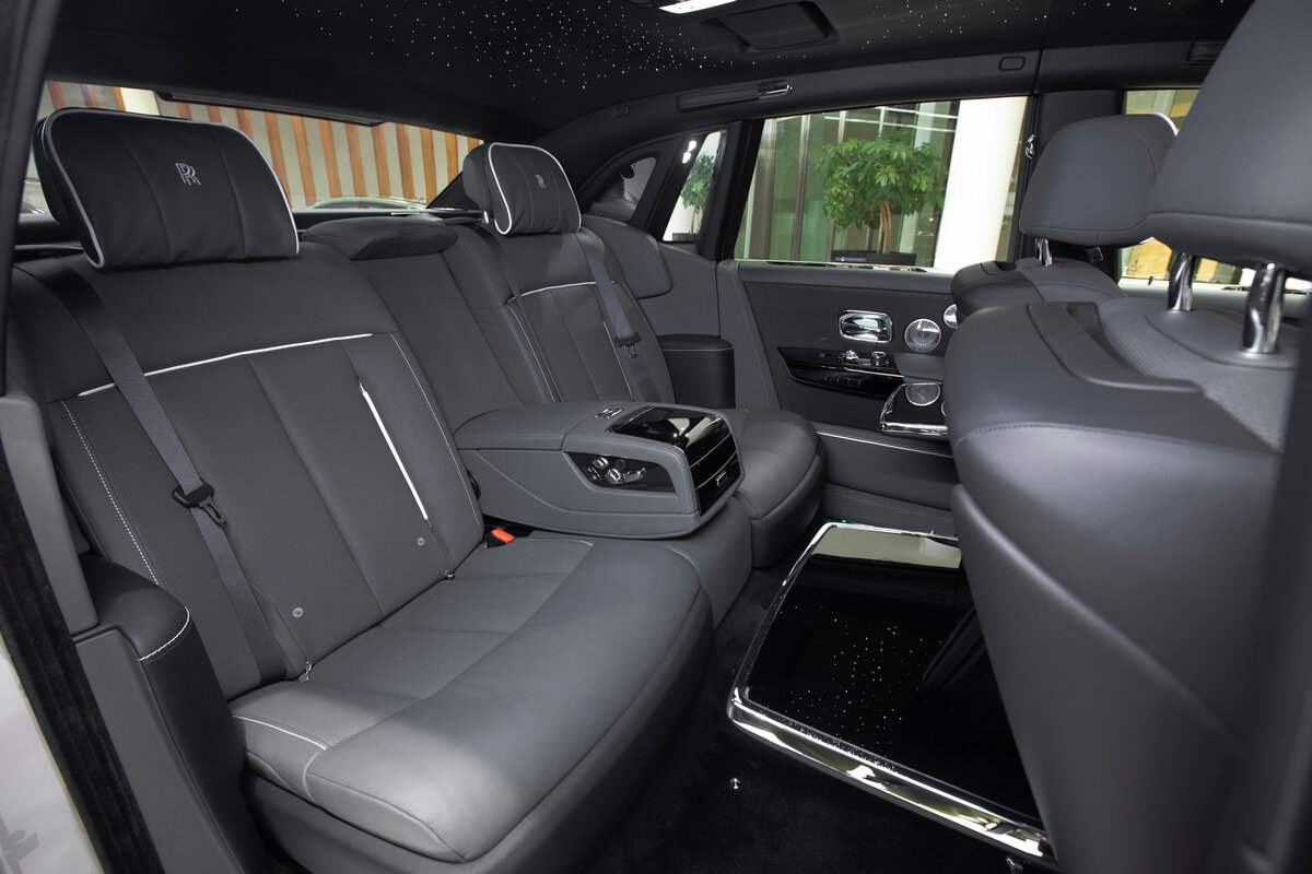 Check price and buy New Rolls-Royce Phantom For Sale