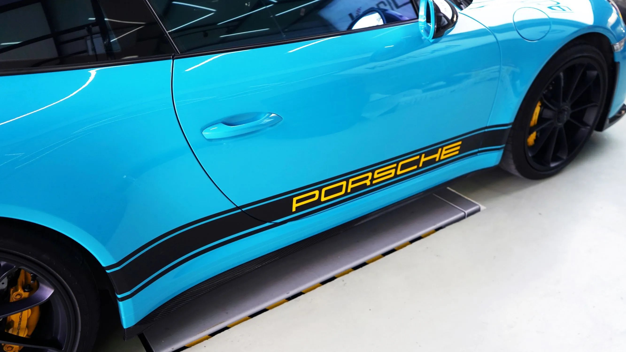 Check our price and buy a Karbel Carbon Fiber Body Kit set for Porsche 911 991.2 GT3