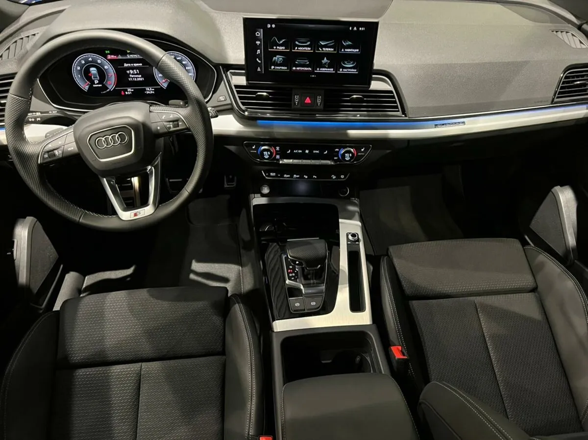 Check price and buy New Audi Q5 45 TFSI (FY) Restyling For Sale