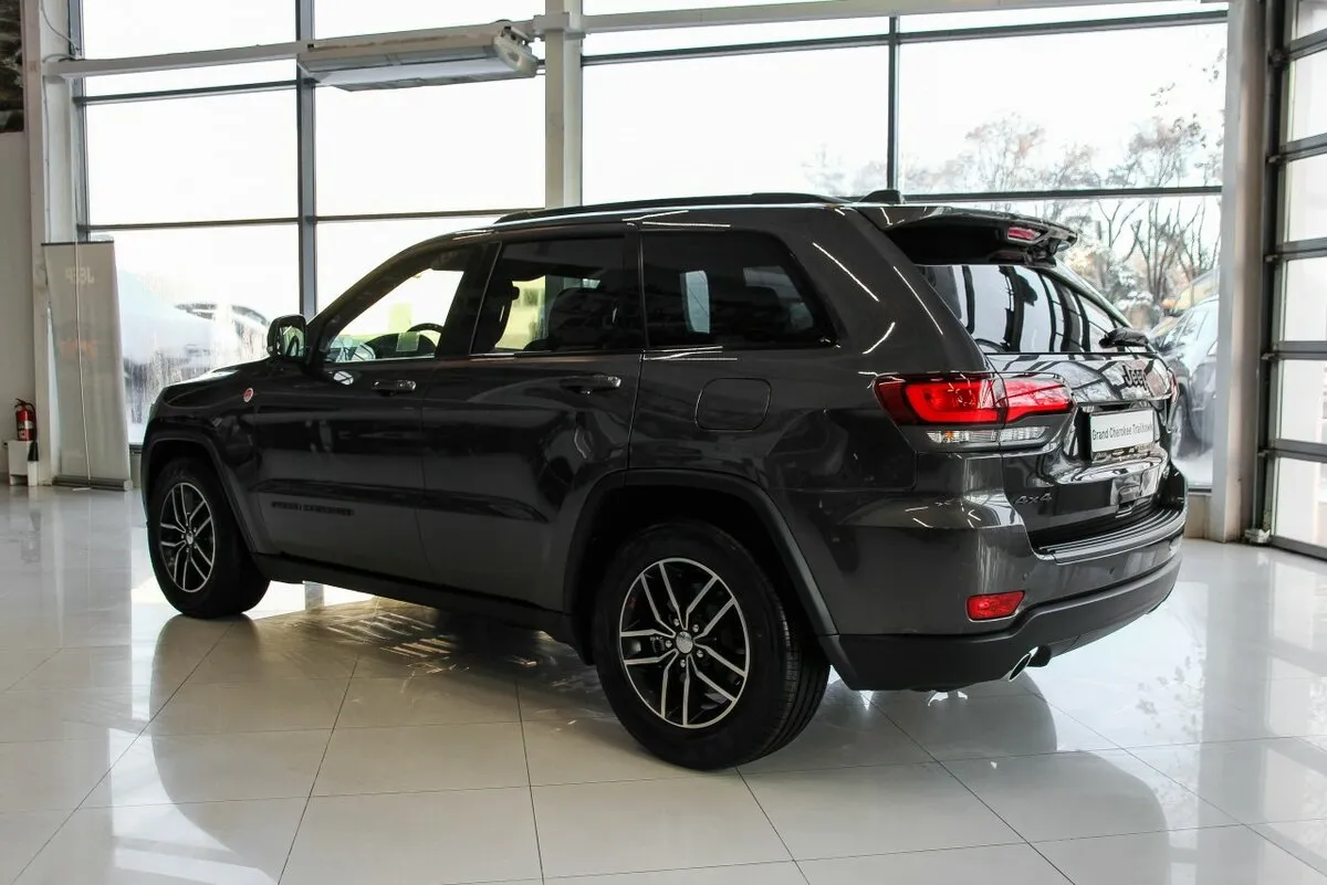 Check price and buy New Jeep Grand Cherokee (WK2) Restyling For Sale