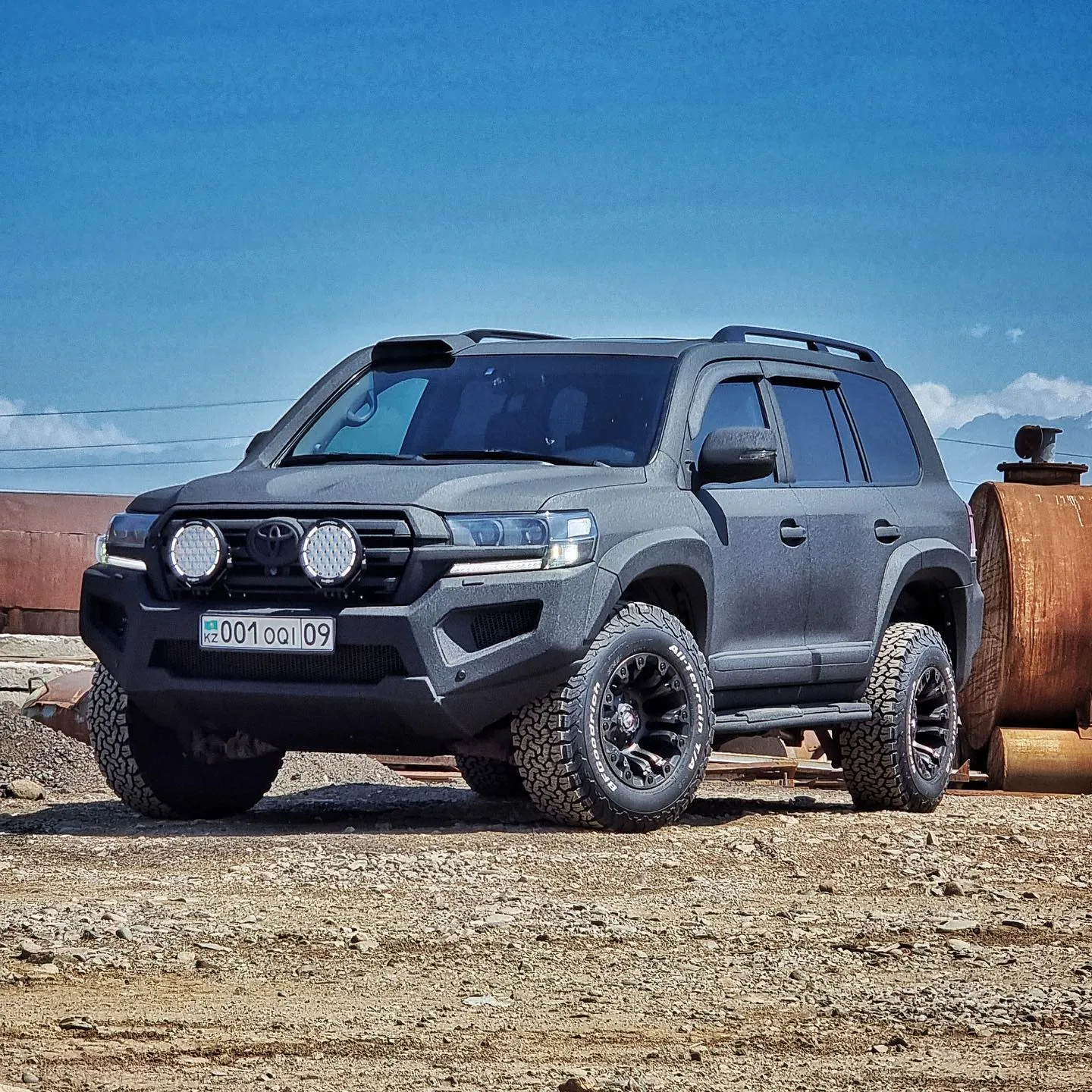 Check our price and buy Shikari body kit for Toyota Land Cruiser 200