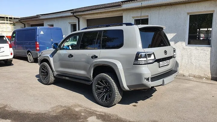 Check our price and buy Shikari body kit for Toyota Land Cruiser 200