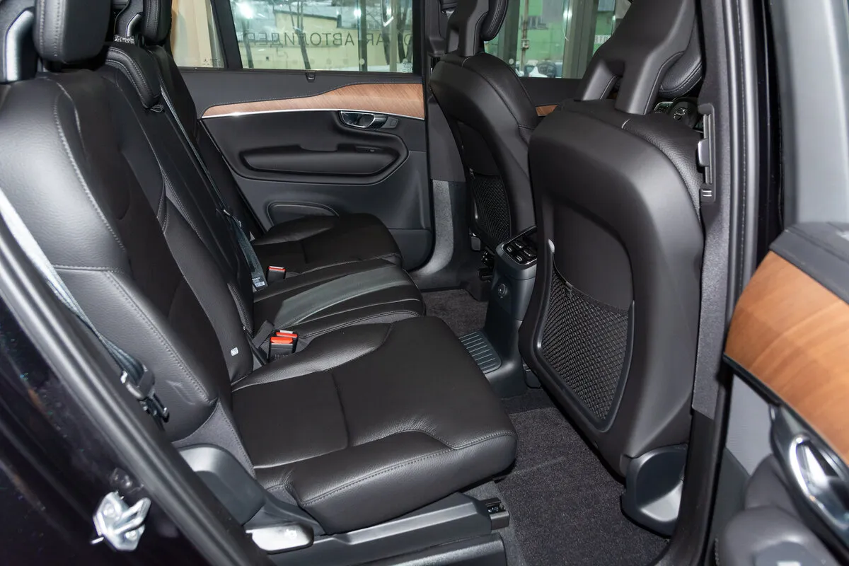 Check price and buy New Volvo XC90 Restyling For Sale
