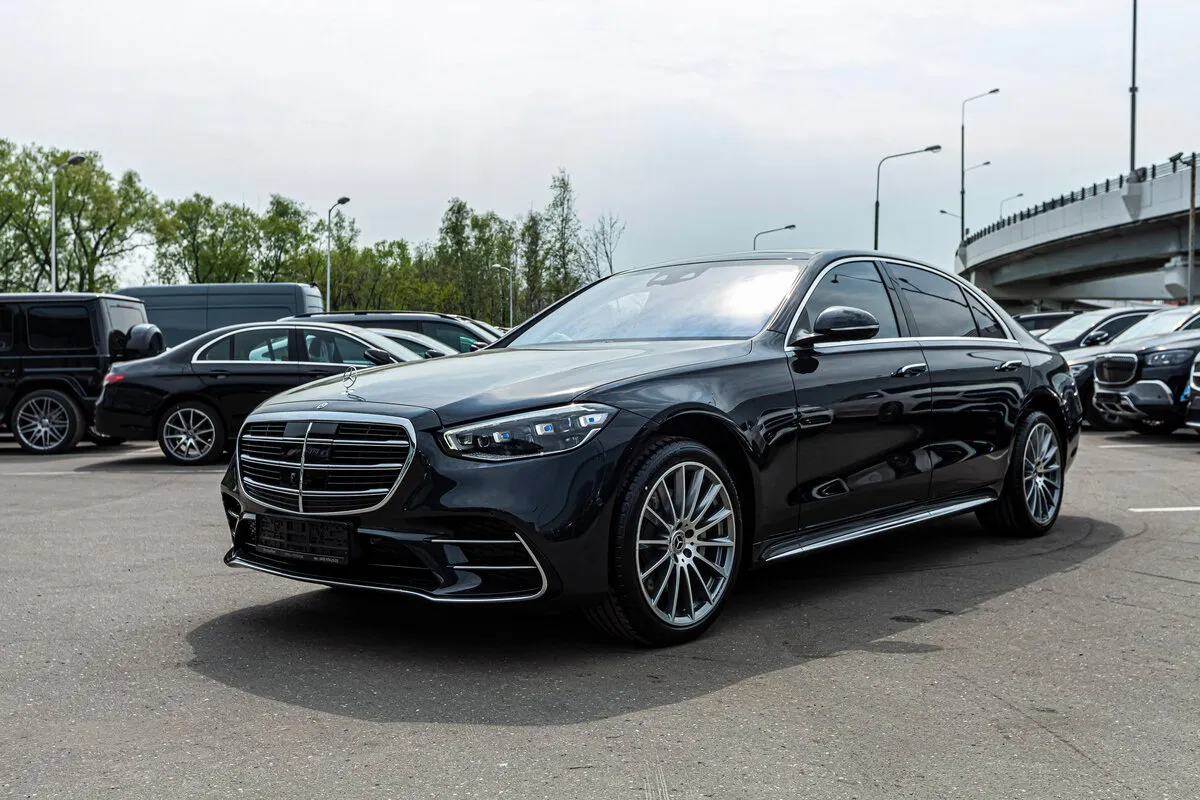 Check price and buy New Mercedes-Benz S-Class 350 d Long 4MATIC (W223) For Sale