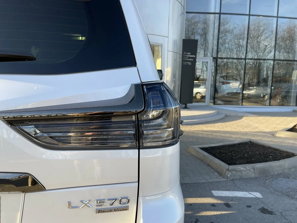 Check price and buy New Lexus LX 570 Restyling 2 For Sale