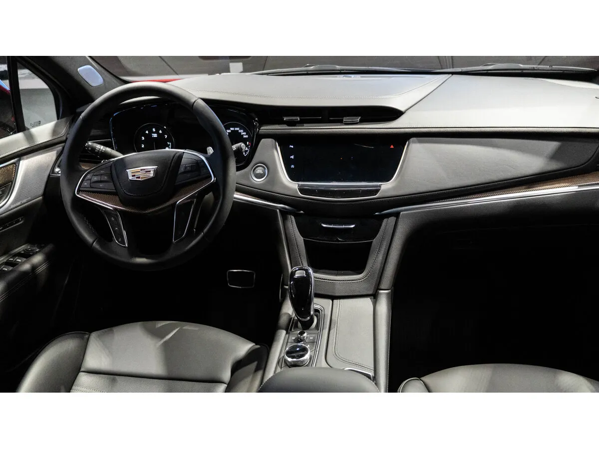 Check price and buy New Cadillac XT5 Restyling For Sale
